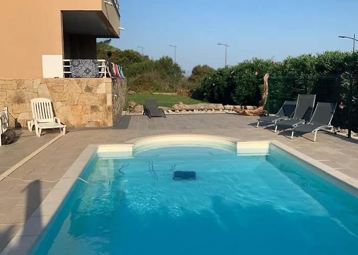 Avec Piscine A 50 M De La Lägenhet