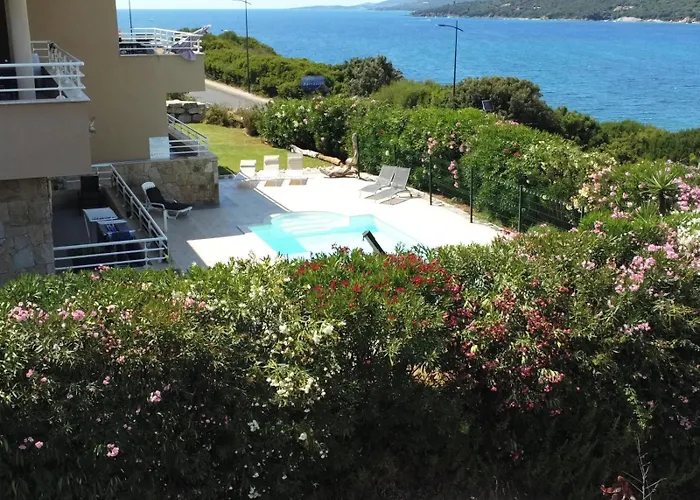 Avec Piscine A 50 M De La Lägenhet