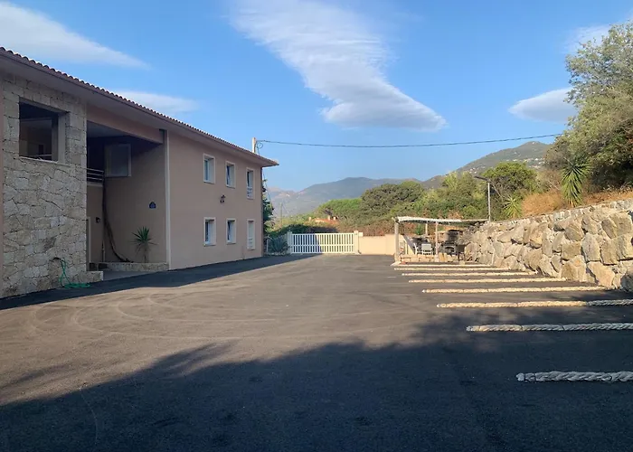 Avec Piscine A 50 M De La Lägenhet *