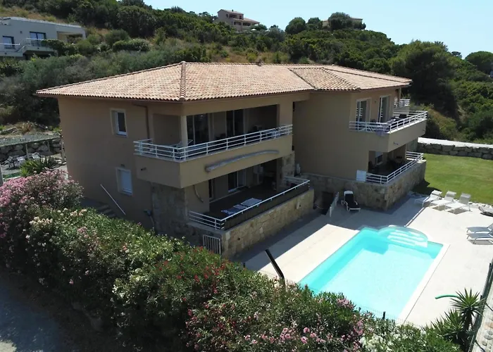 Avec Piscine A 50 M De La Lägenhet Propriano (Corsica)