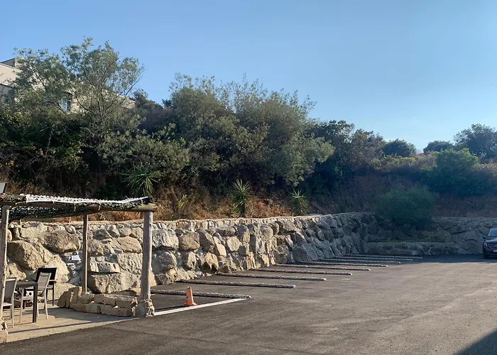 Avec Piscine A 50 M De La