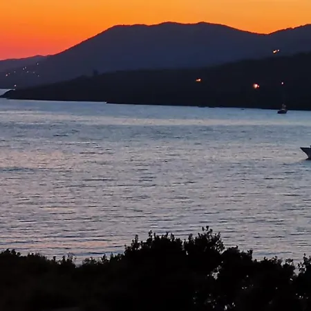 Avec Piscine A 50 M De La *