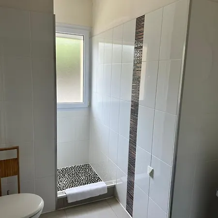 Apartment Avec Piscine A 50 M De La