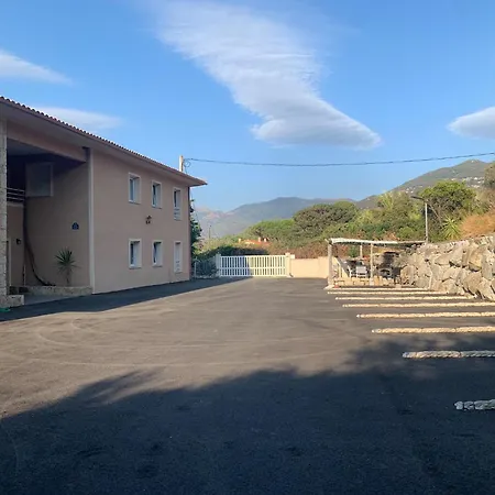 Avec Piscine A 50 M De La Apartment *
