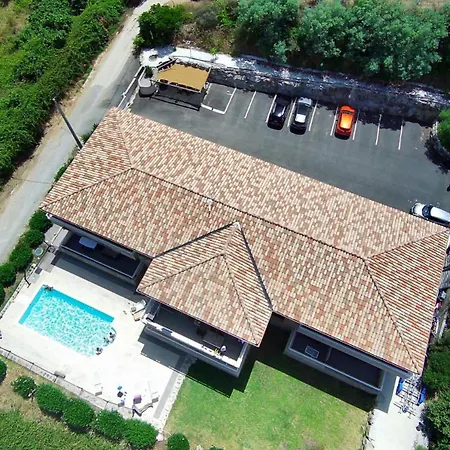 Avec Piscine A 50 M De La Propriano (Corsica)