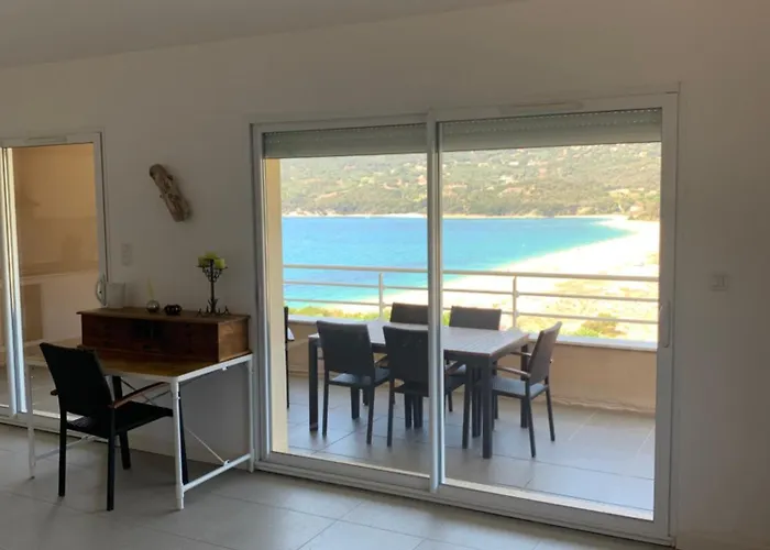 公寓 Avec Piscine A 50 M De La