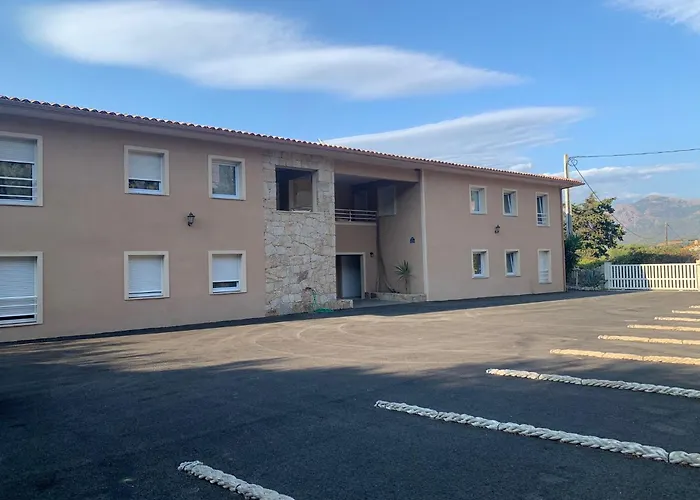 Avec Piscine A 50 M De La