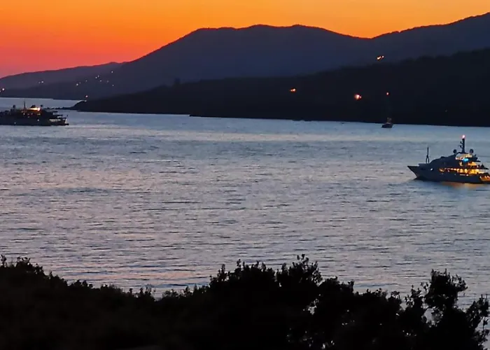 Avec Piscine A 50 M De La *